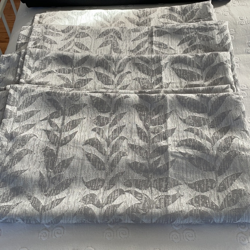 84” x 36” Drapes/Curtain Panels (4) Silver Grey Leaf Pattern